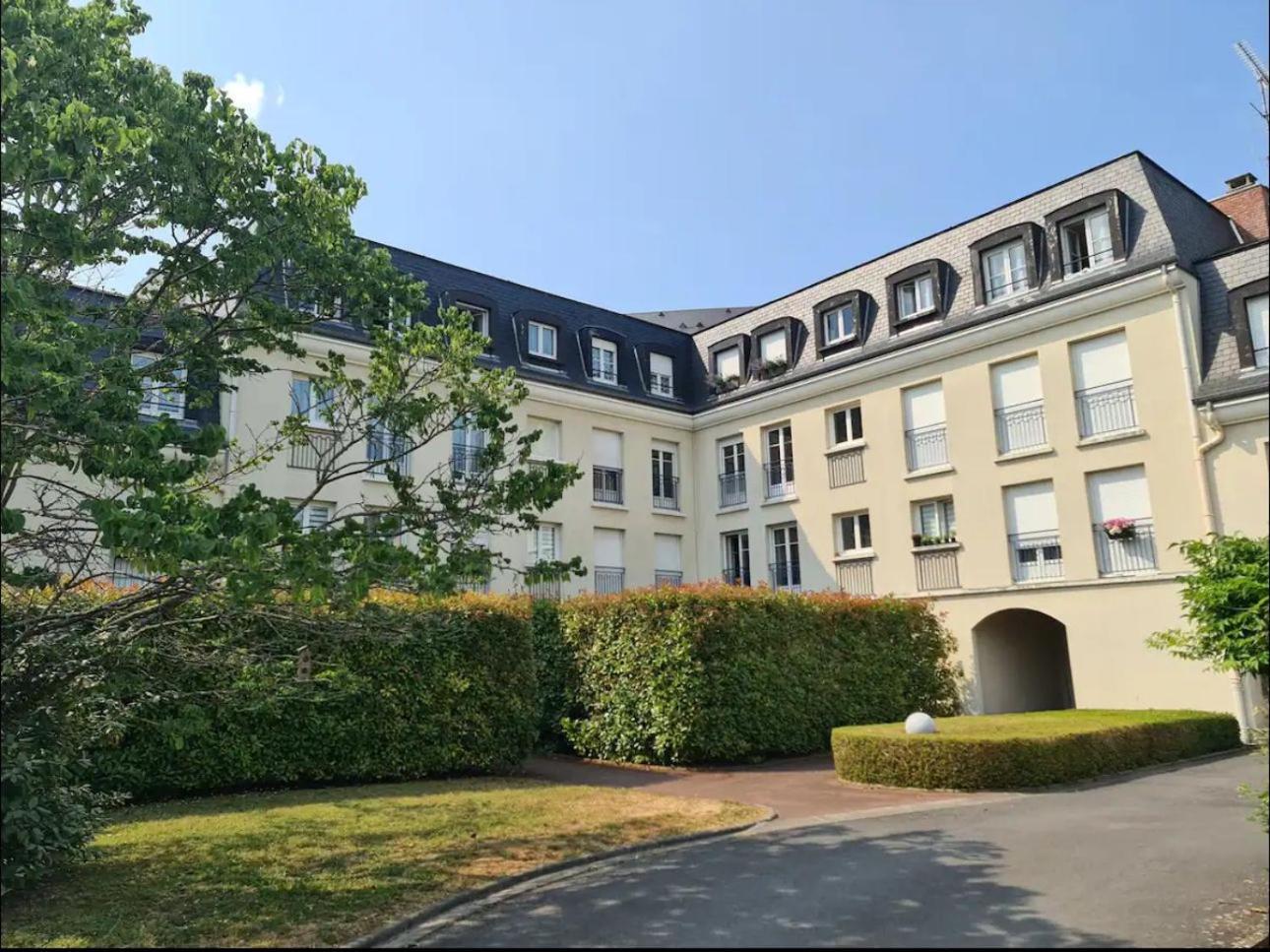 La Closeraie Appartement Centre De Senlis, Parking Et Terrasse Senlis  Exterior photo